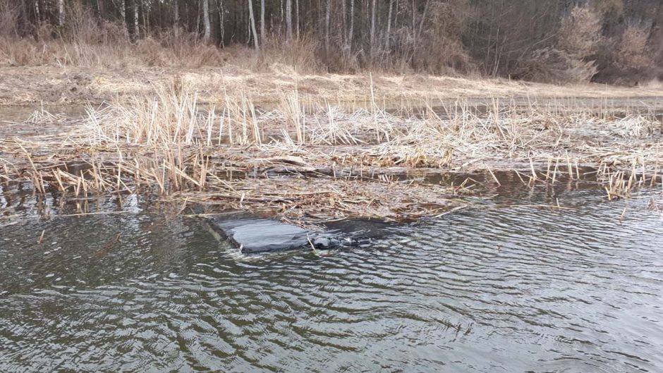 Nemune kontrabandininkai neteko nelegalaus rūkalų krovinio