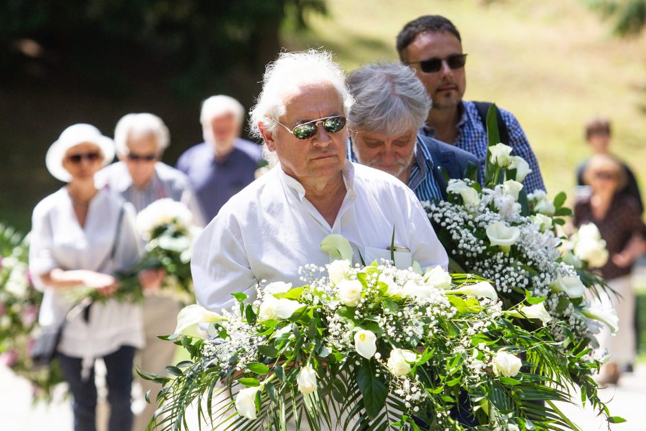 Atsisveikinimas su aktoriumi J. Meškausku