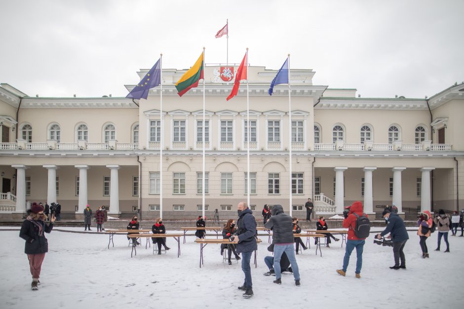 Vilniuje – šokio grupės „Spokšok“ akcija už moterų teises