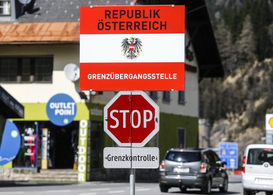 Migrantų tragedijos Austrijoje metines mininčios Europos nuotaika keičiasi