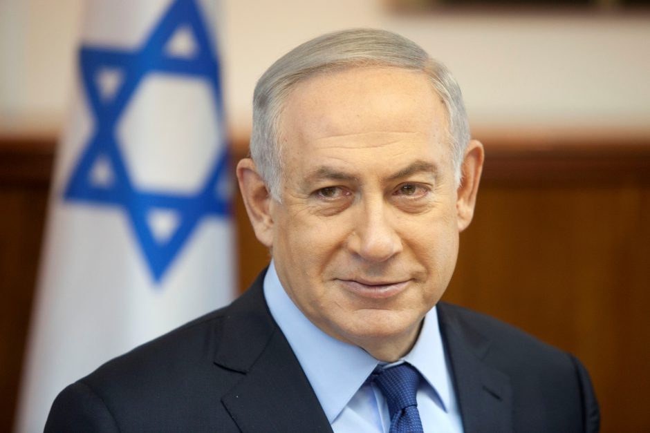 Izraelio policija rekomendavo apkaltinti B. Netanyahu korupcija