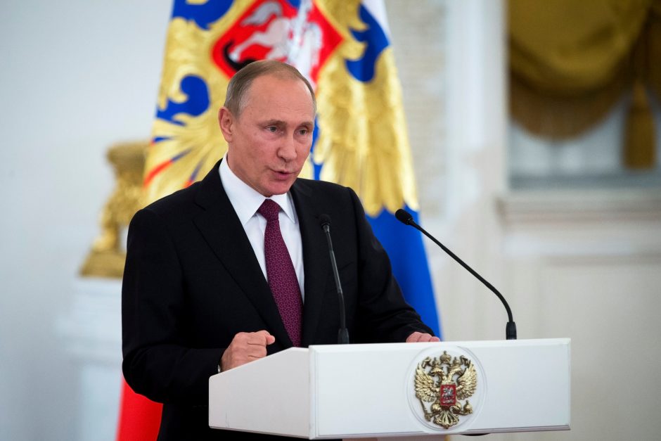 V. Putinas džiaugiasi triuškinančia pergale parlamento rinkimuose