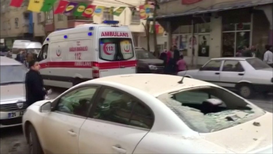 Turkijoje per sprogimą policijos komplekse žuvo žmogus, keli sužeisti