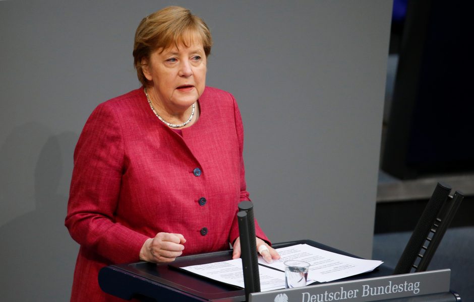 A. Merkel paskiepyta „AstraZeneca“ vakcina nuo koronaviruso