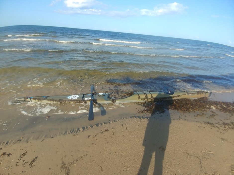 Baltijos jūroje dingusio latvio baidarė rasta Estijos pakrantėje