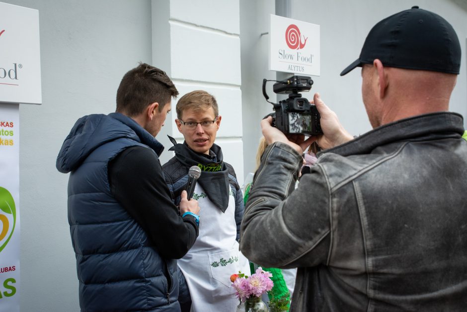 Sveiko maisto šventė: iškyla neapsiriboja tik šašlykais ir traškučiais