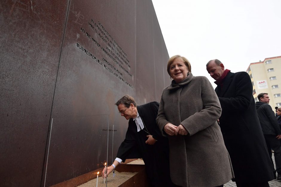 Berlyno sienos griūties 30-metis: A. Merkel paragino ginti demokratiją ir laisvę