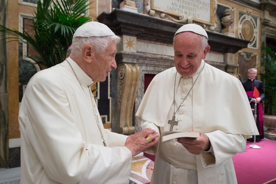 Popiežius Pranciškus: Benedikto XVI protas tebėra aštrus