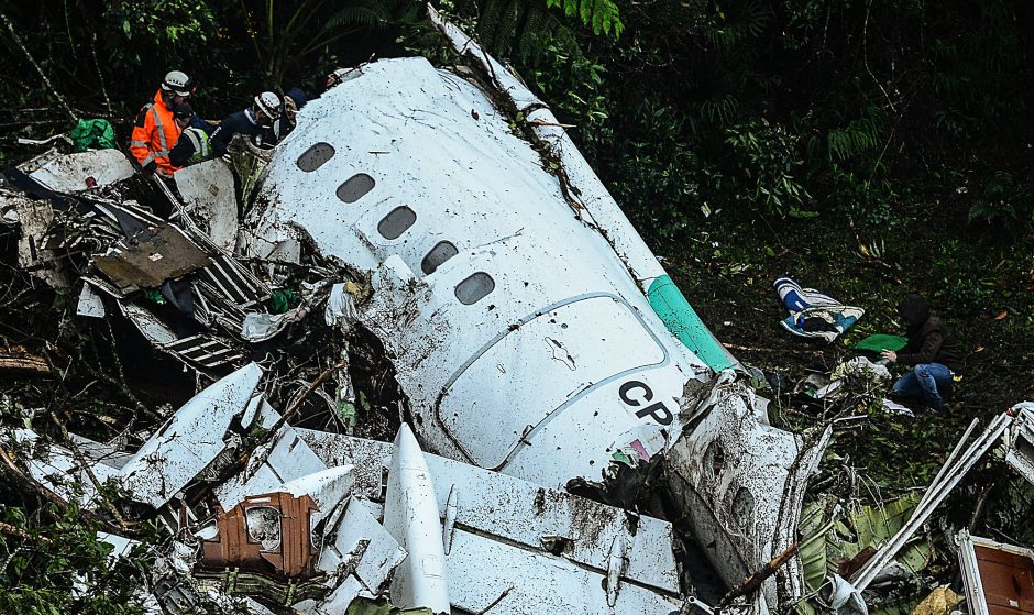 Kolumbijoje sudužusio lėktuvo pilotas pranešė apie degalų stygių