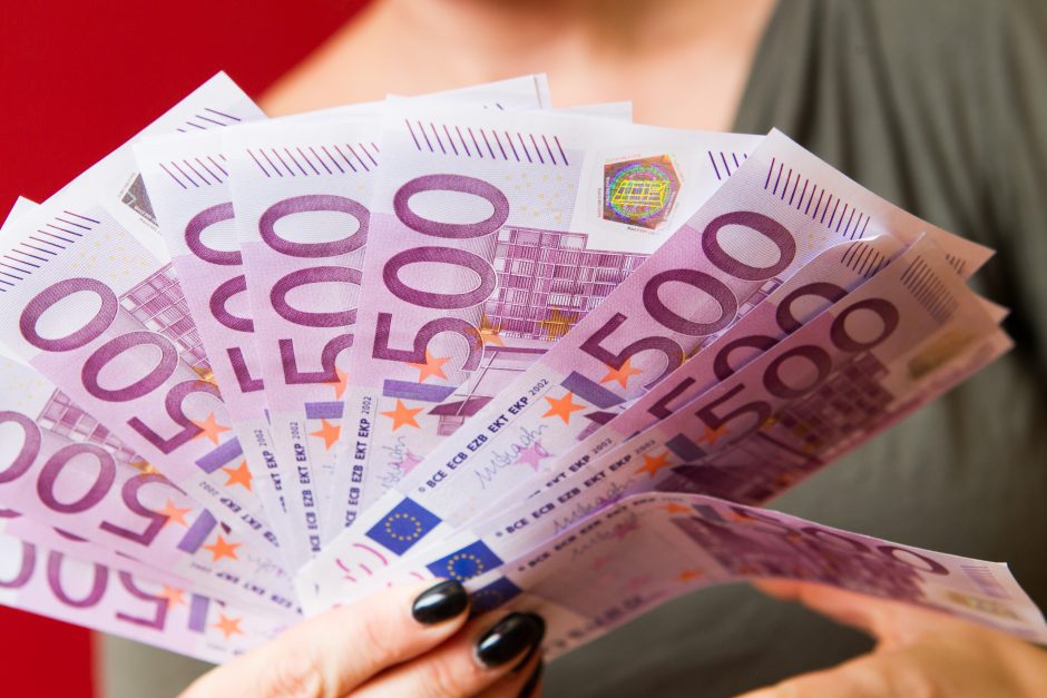 Pažintis internete kainavo brangiai: vyras prarado beveik 11 tūkst. eurų