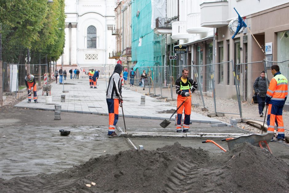 Laisvės alėjos rekonstrukciją žada užbaigti sparčiau ir pigiau