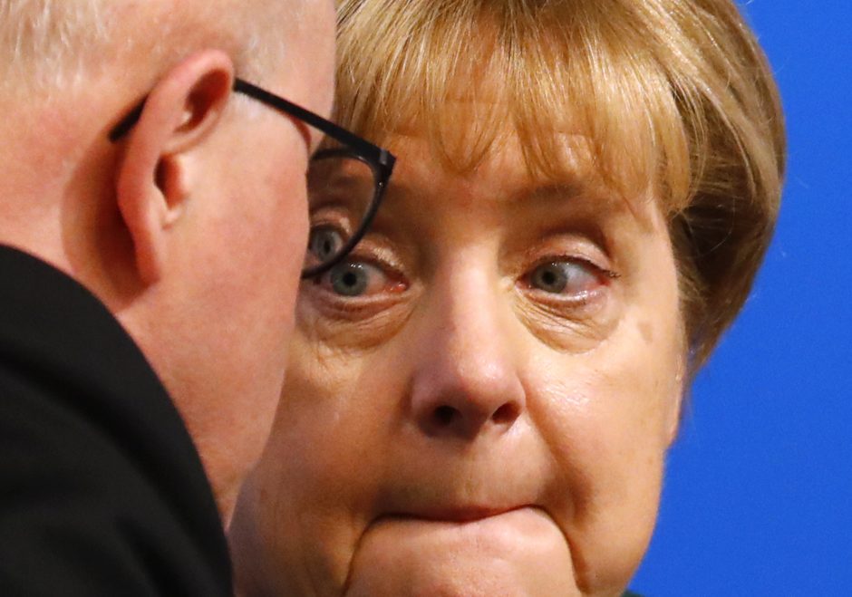A. Merkel kyla į kovą su hidžabais