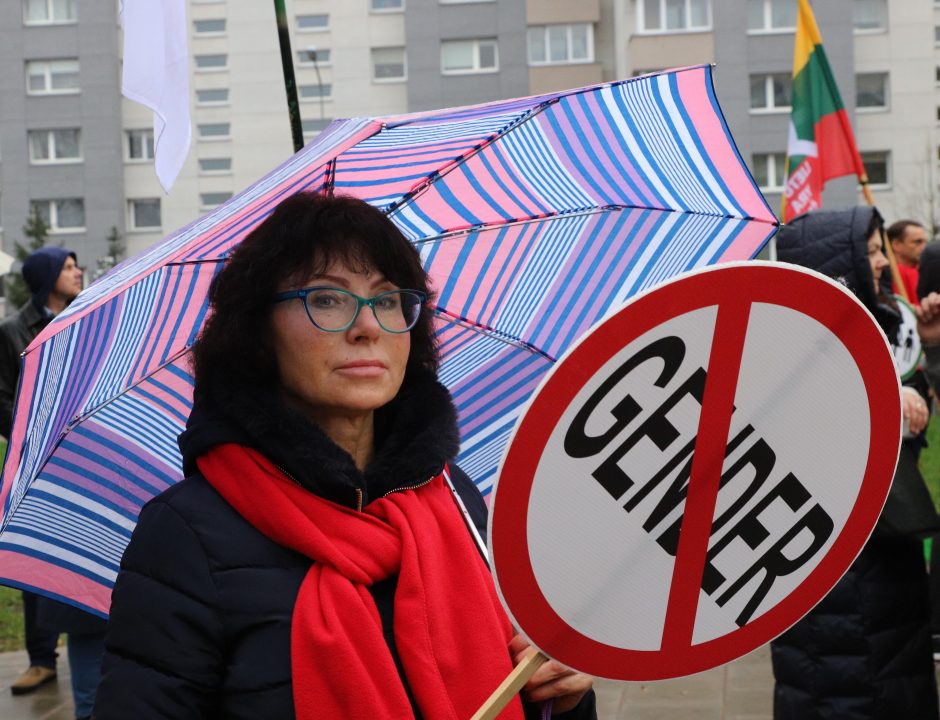 Prie LRT susirinko mitinguotojai