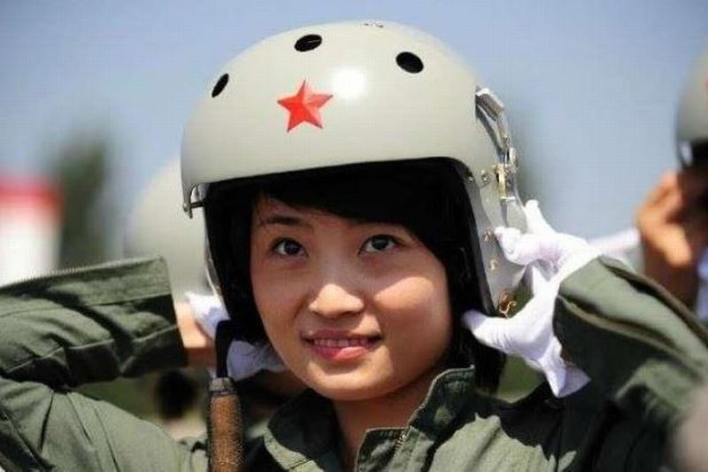 Pirmoji Kinijos naikintuvų J-10 pilotė žuvo per treniruotę
