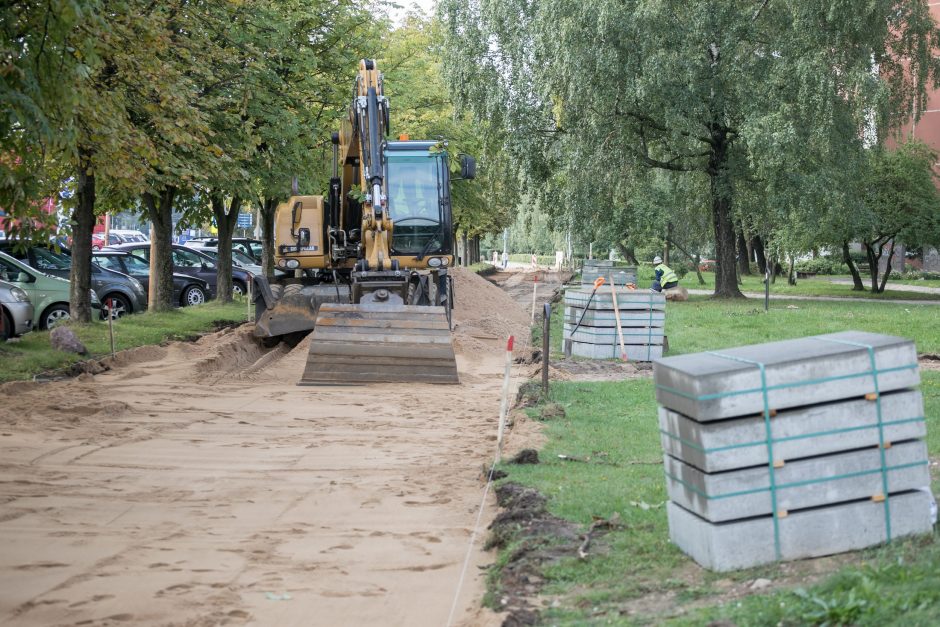 Karoliniškėse tiesiamas naujas dviračių ir pėsčiųjų takas