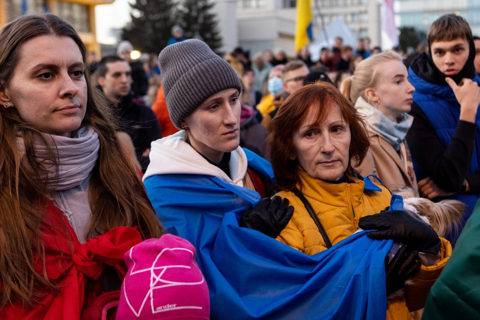 Atsiliepę į V. Zelenskio kvietimą paremti Ukrainą, Vilniuje susirinko apie 4 tūkst. žmonių 