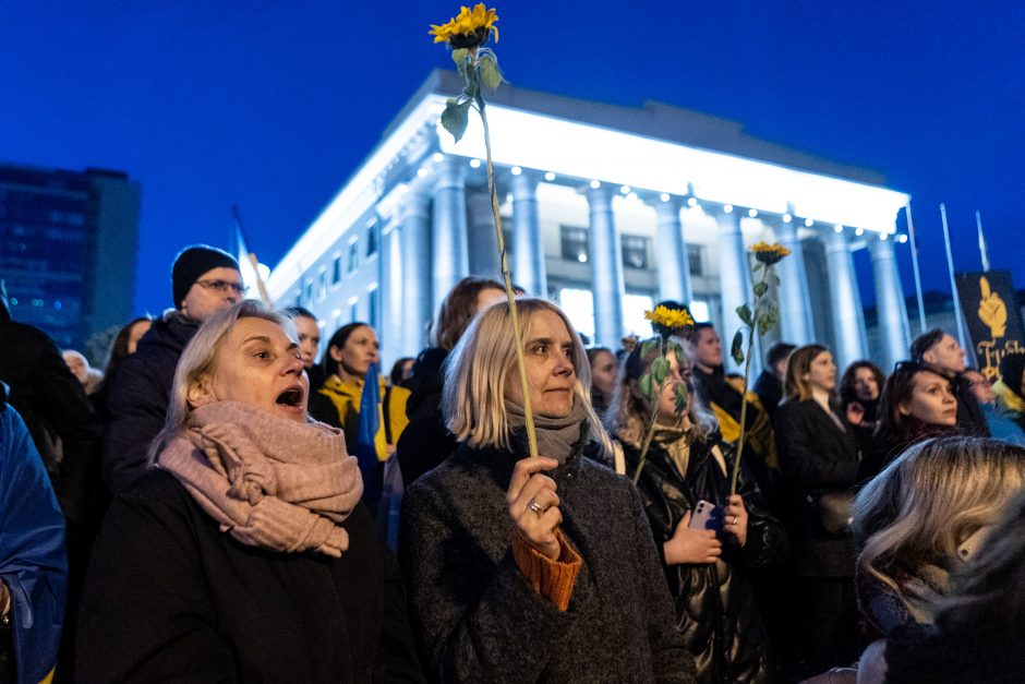 Atsiliepę į V. Zelenskio kvietimą paremti Ukrainą, Vilniuje susirinko apie 4 tūkst. žmonių 