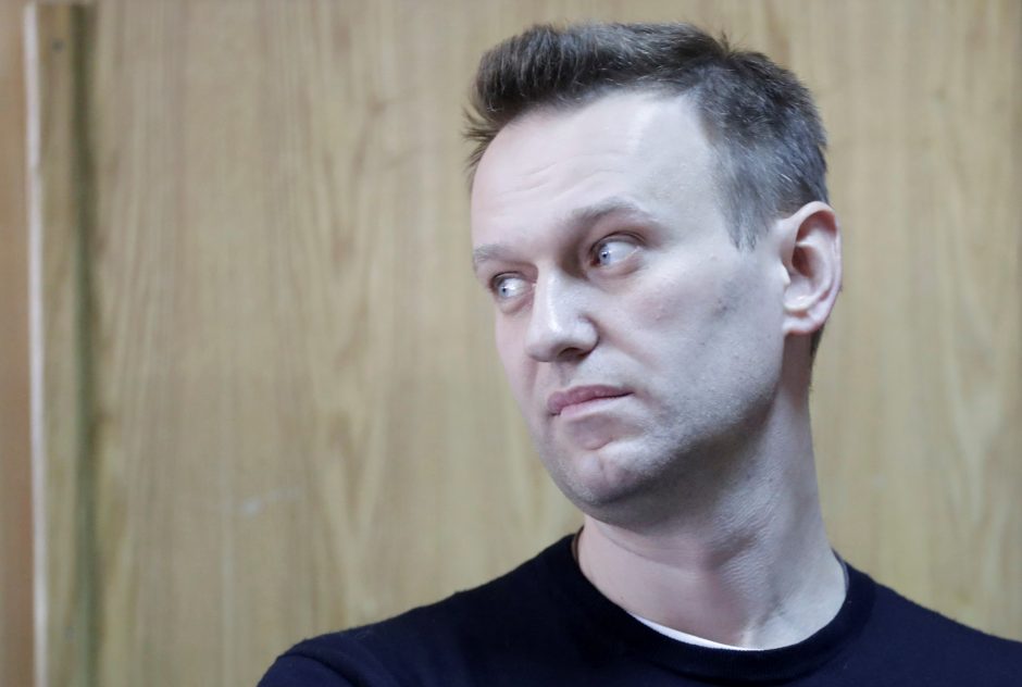 Kremliaus kritikui A. Navalnui operuota per išpuolį chemine medžiaga apdeginta akis