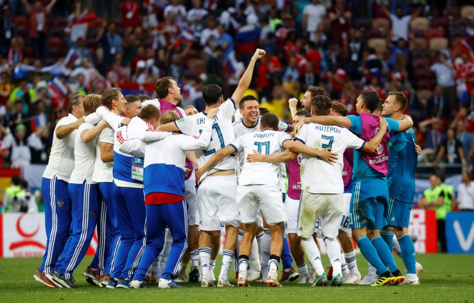 Netikėtumas: Rusijos futbolininkai žengė į pasaulio čempionato ketvirtfinalį