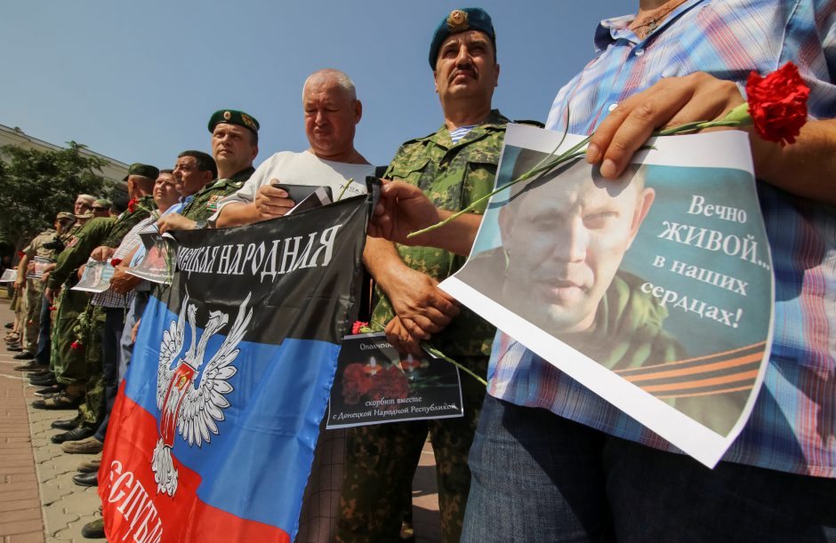 Dešimtys tūkstančių žmonių atėjo atsisveikinti su nužudytu A. Zacharčenka