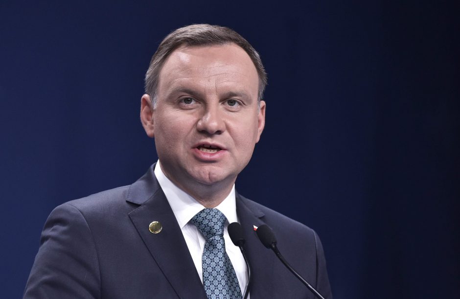 Lenkijos prezidentas paskyrė laikinąją Konstitucinio Teismo vadovę