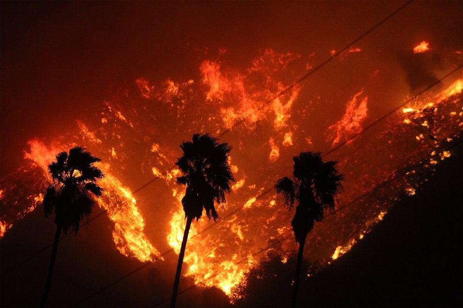 JAV: Kalifornijoje dėl miško gaisrų evakuoti 27 tūkstančiai žmonių