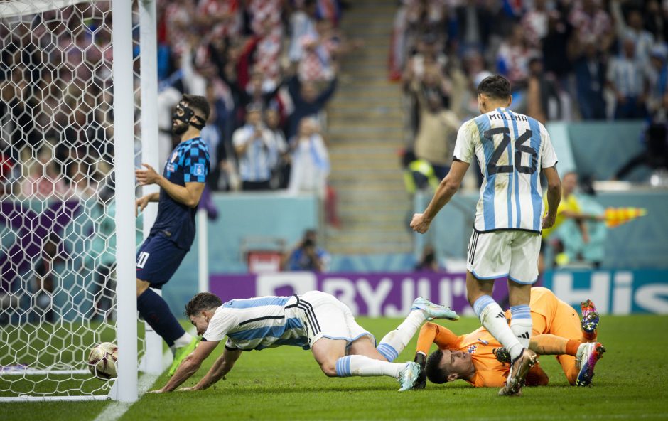 Argentinos rinktinė užtikrintai žengė į pasaulio futbolo čempionato finalą 