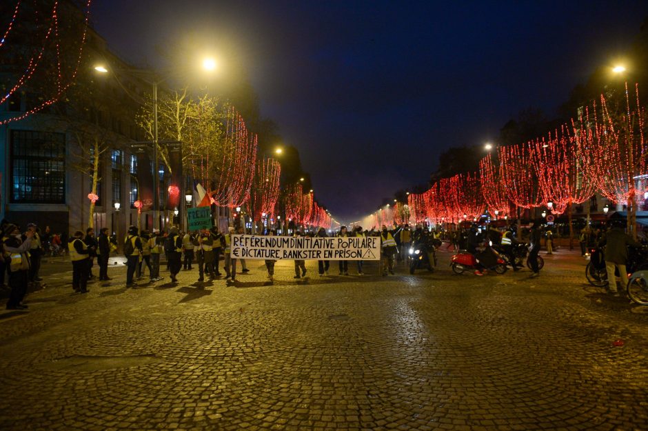 Prancūzijoje į gatves grįžta „geltonųjų liemenių“ protestai