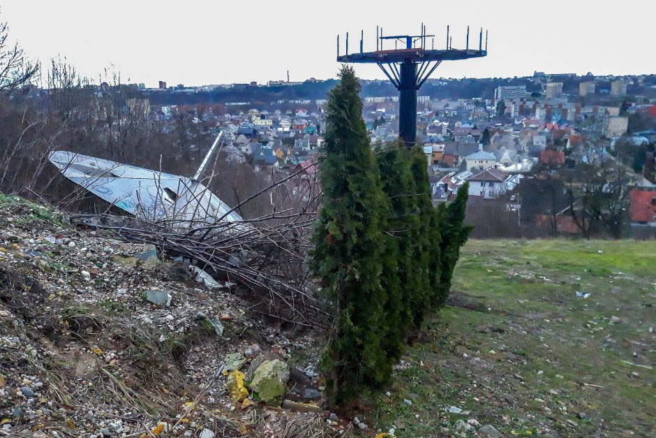 Iš fantastiška panorama džiuginusios kavinės liko tik styranti kolona