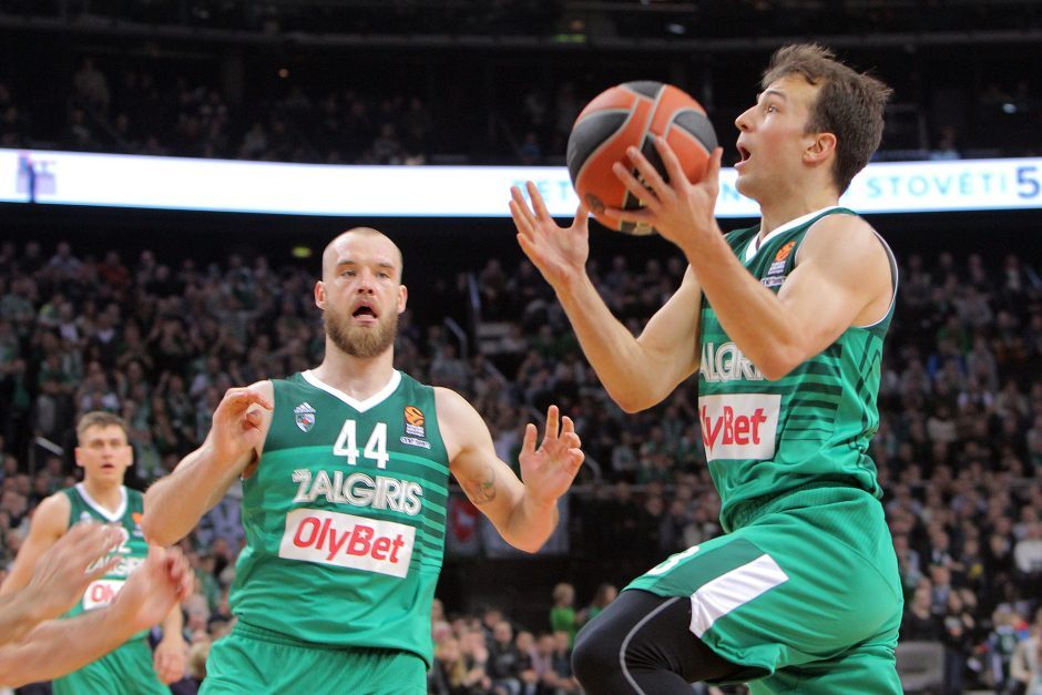 „Žalgiris“  tik rungtynių pabaigoje palaužė Utenos krepšininkus