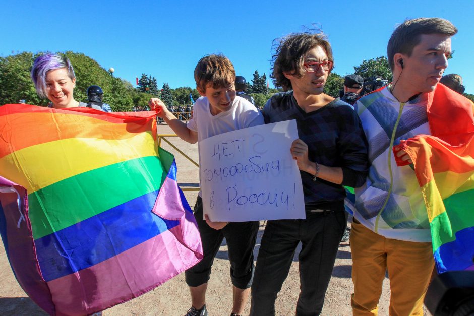 Gėjai G-20 lyderių dėmesį atkreipė protestu Sankt Peterburge