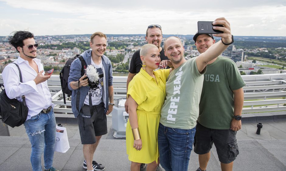 Ant dangoraižio atsidūrusi Jazzu sunkiai tramdė emocijas: teko įveikti aukščio baimę