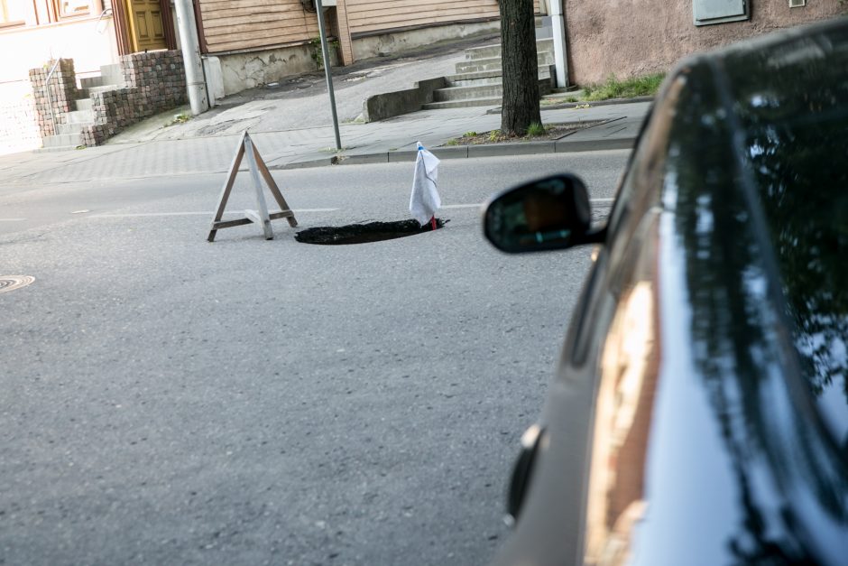 Smegduobė miesto centre ir toliau baugina vairuotojus