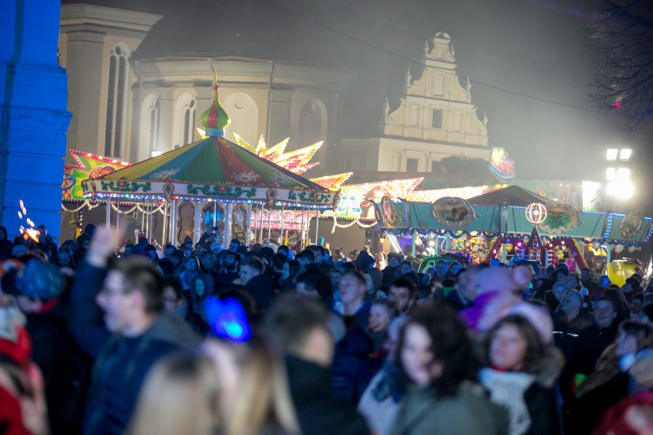 Naujuosius kauniečiai pasitiko pasinėrę į šokių muzikos fiestą