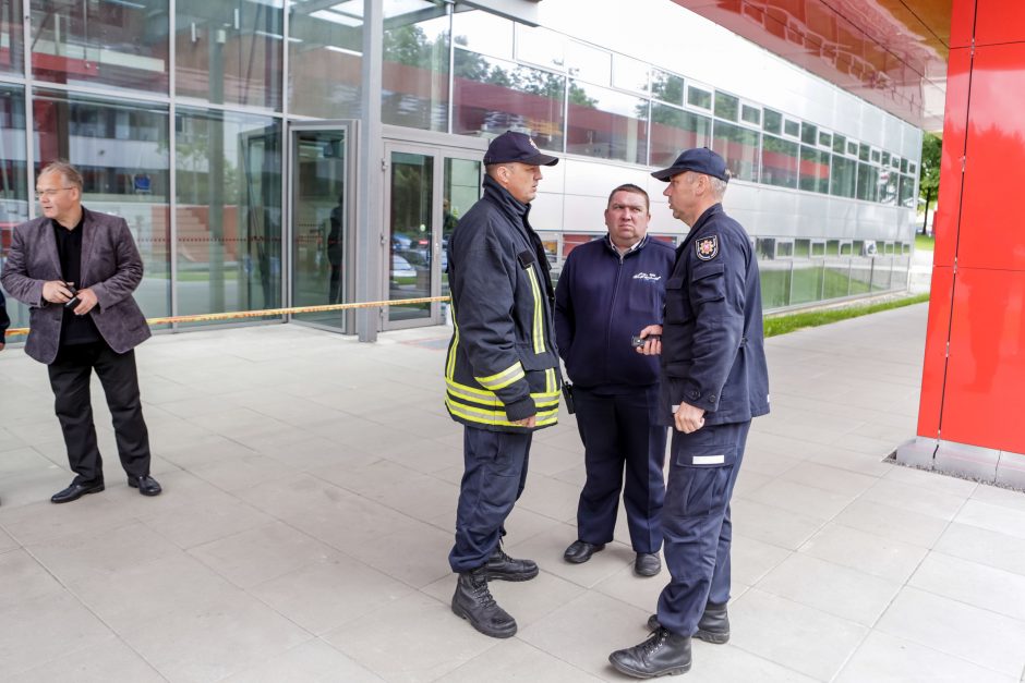 Iš LSMU Farmacijos fakulteto evakuota apie 400 žmonių