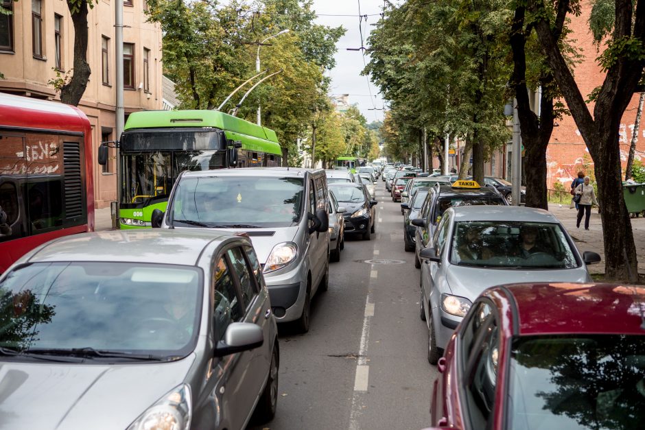 Kauno centrą sukaustė kamščiai