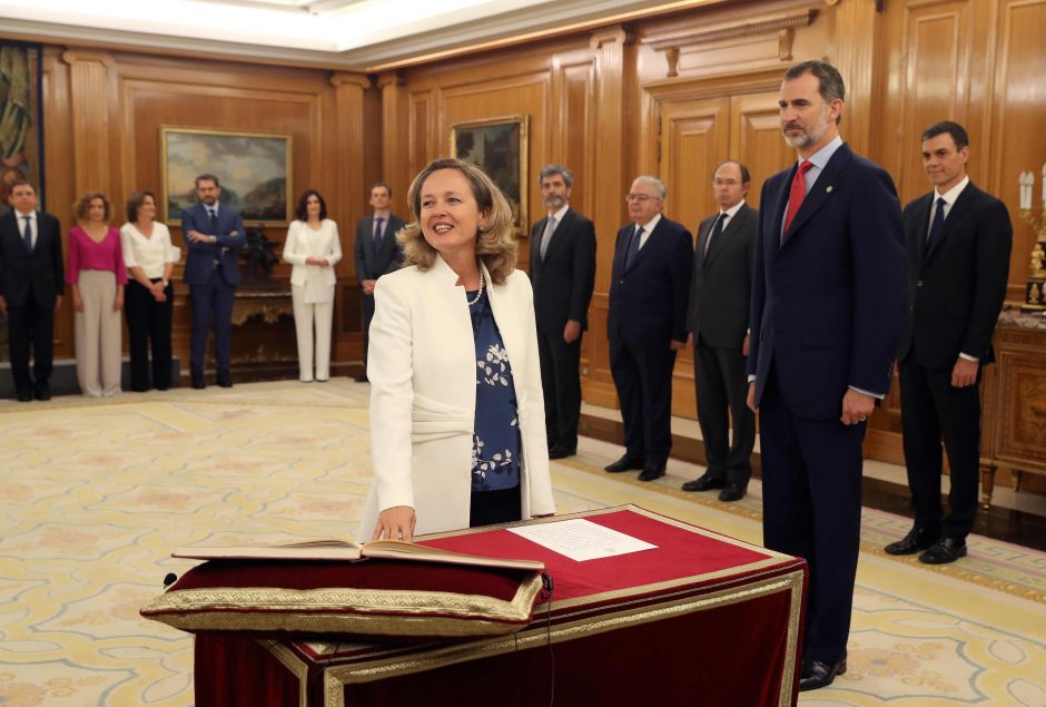 Ispanijoje prisaikdinta nauja vyriausybė, kurioje dirbs rekordiškai daug moterų