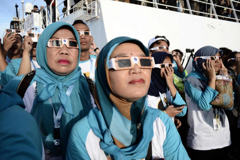 Indonezijoje buvo stebimas visiškas saulės užtemimas