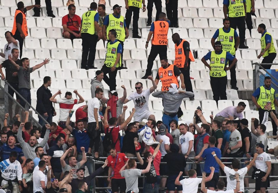 Rusijos futbolininkai rungtynėse su anglais išplėšė lygiąsias 