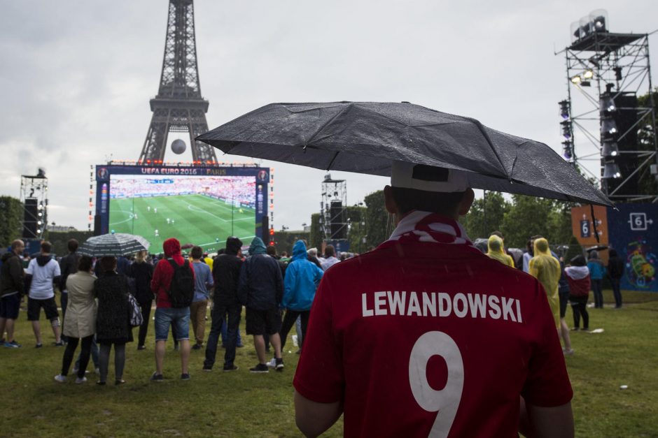 Lenkijos futbolo rinktinė Europos čempionatą pradėjo pergale prieš Šiaurės Airiją