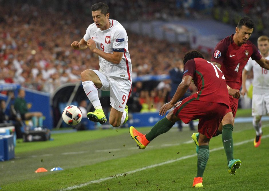 Pirmąja Europos futbolo čempionato pusfinalio dalyve tapo Portugalija