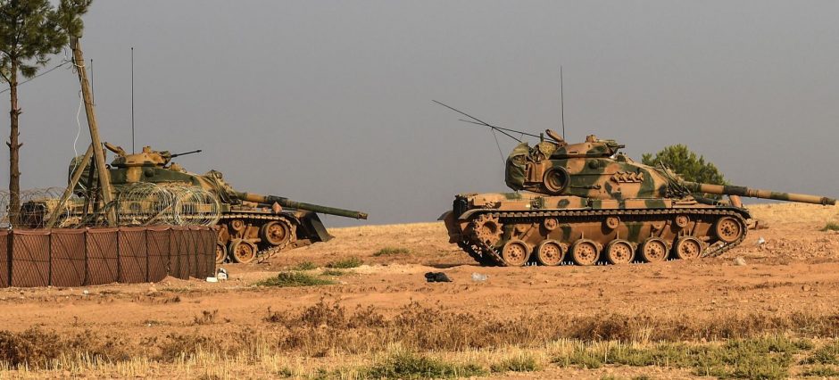 Turkijos tankai įsiveržė į Sirijos teritoriją 