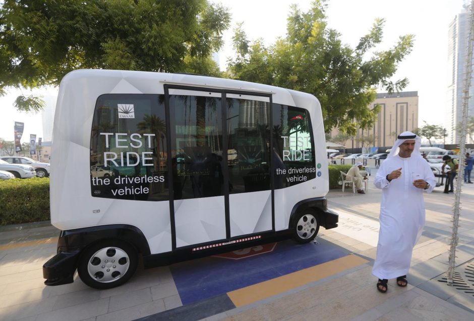 Dubajuje pradėjo kursuoti autonominiai autobusai