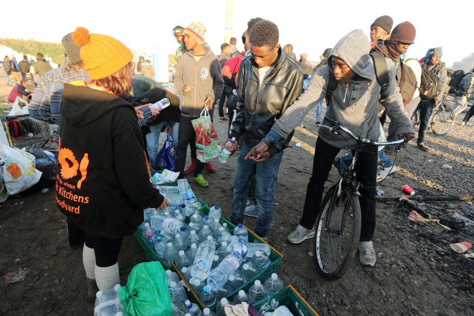 Žiniasklaida: Kalė stovykloje vis dar yra keli šimtai migrantų