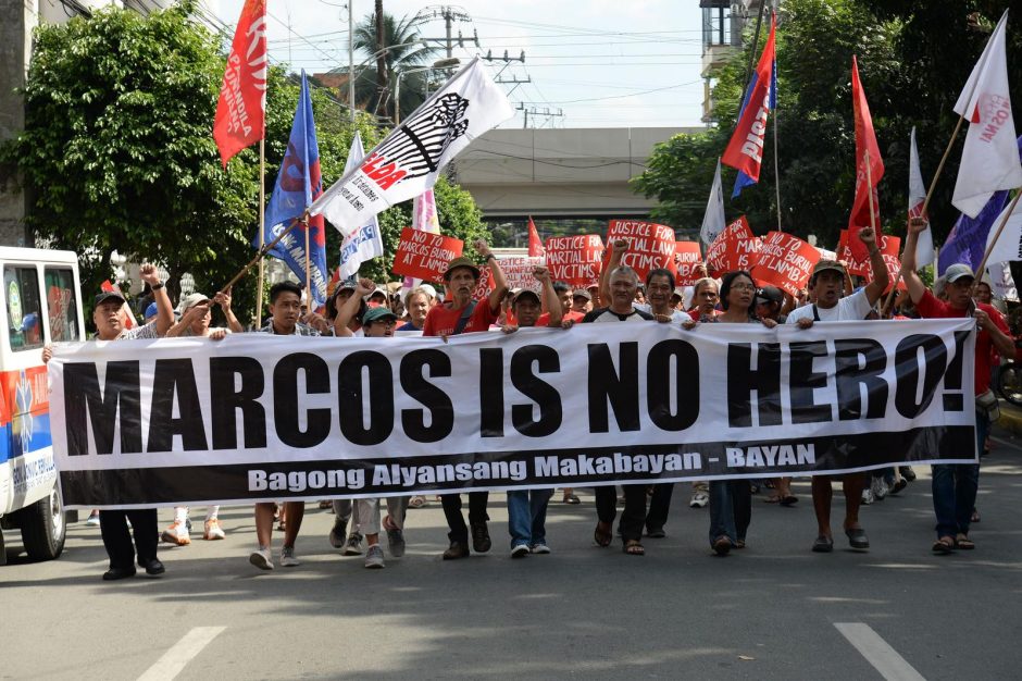 Filipinų diktatorių F. Marcosą leista palaidoti kaip didvyrį