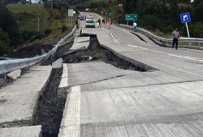 Čilę sukrėtė 7,7 balo žemės drebėjimas, perspėta apie cunamio galimybę