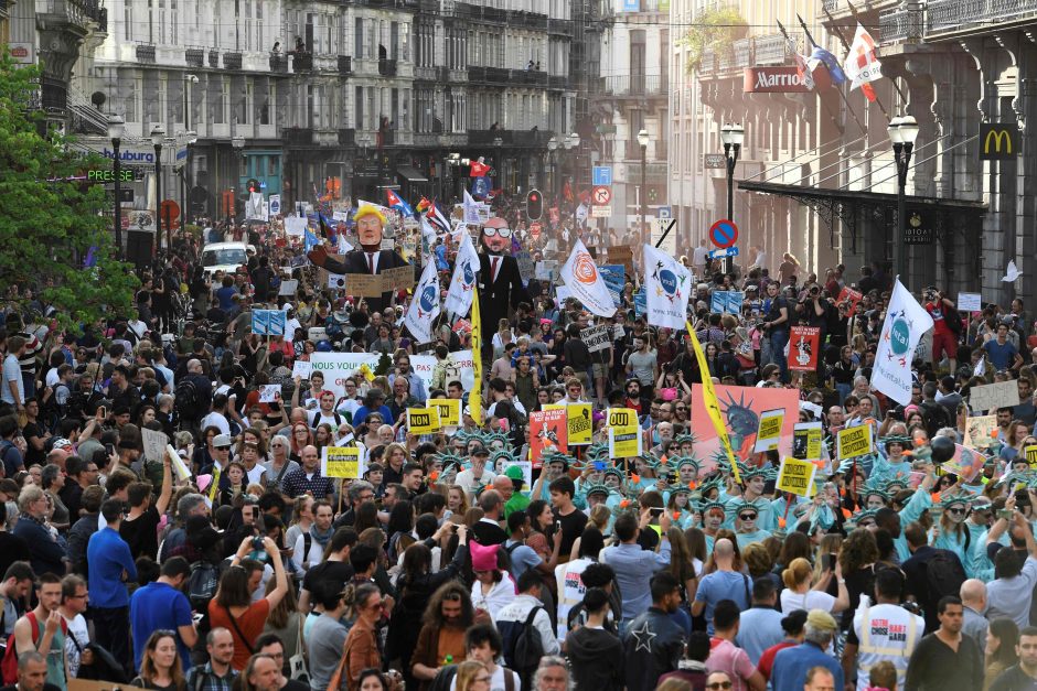 Briuselyje keli tūkstančiai žmonių protestavo prieš D. Trumpo vizitą