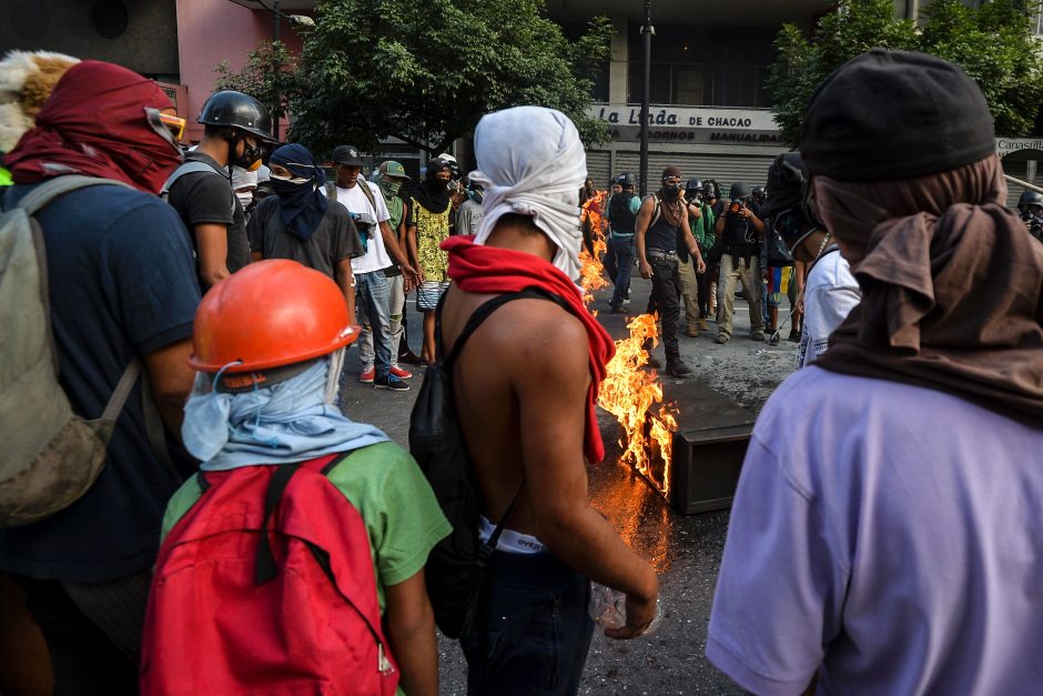 Padėtis Venesueloje: masiniuose protestuose išskirtinai daug smurto