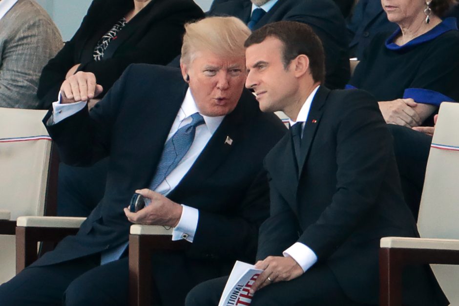 D. Trumpo vizitas Prancūzijoje: po vakarienės Eifelio bošte – Bastilijos paradas