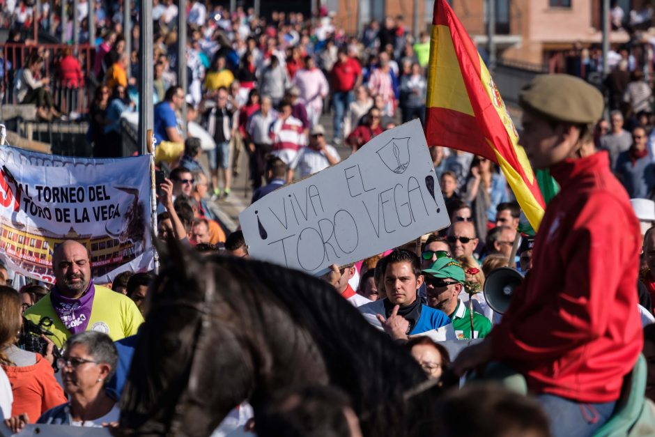 „Sudie, Ispanija“: prieš Katalonijos referendumą – didžiulis mitingas